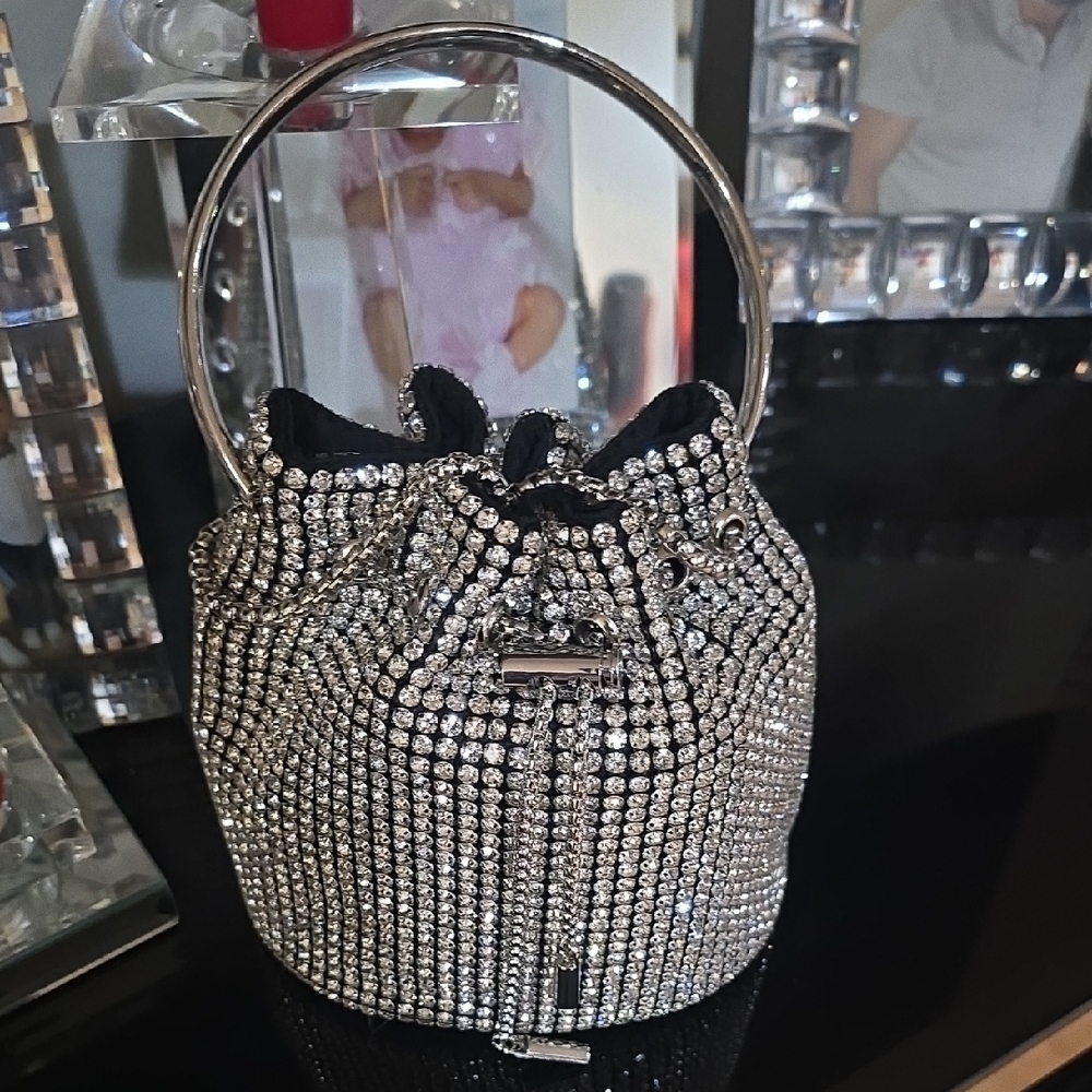 Dazzling Silver Rhinestone Women's Wristlet Bucket Bag With Strap NWT